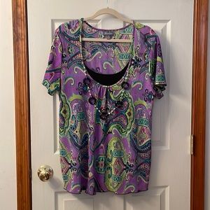 Blouse with detachable necklace